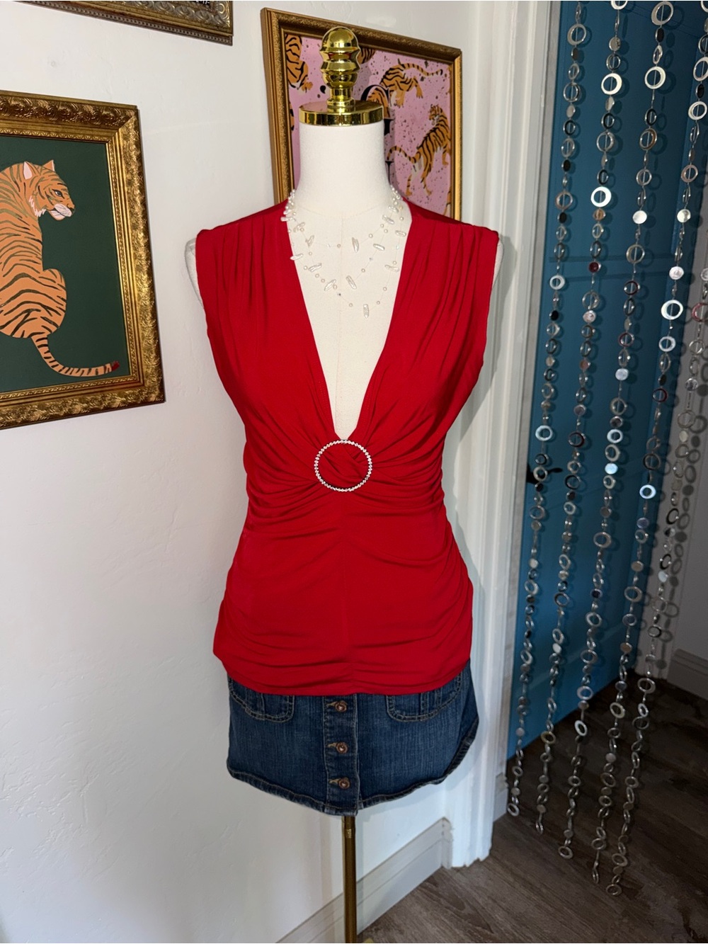 Vintage Y2K Red Sleeveless V-Neck Ring Detail Top - Women